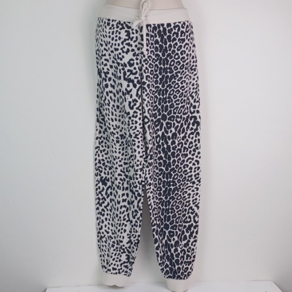 CHASER Cream & Black Cheatah/Leopard Print Light Weight Jersey Style Sweat Pants - Picture 10 of 13